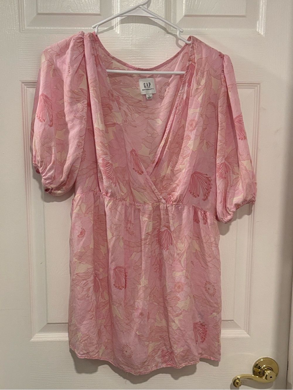 GAP Maternity Pink Floral Scoop Neck Top